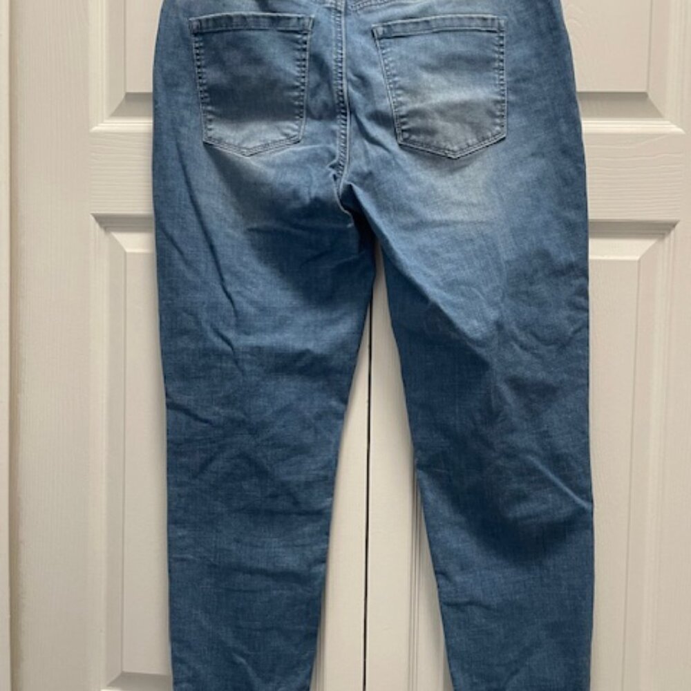 Jeans - Picture 2 of 6